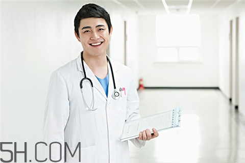 骨折做牽引疼嗎？骨折做牽引怎么回事？