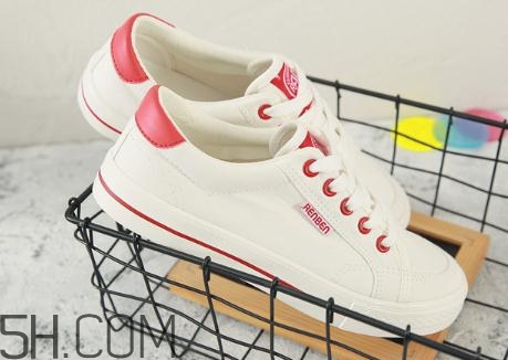 板鞋要買大一碼嗎？板鞋會越穿越大嗎？