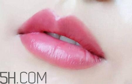 ysl方管啞光口紅試色 ysl圣羅蘭方管13和17哪個(gè)好看 ysl方管啞光口紅試色 ysl圣羅蘭方管13和17哪個(gè)好看