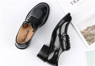 牛皮鞋子發(fā)霉怎么清洗？牛皮鞋子變黃怎么清洗？