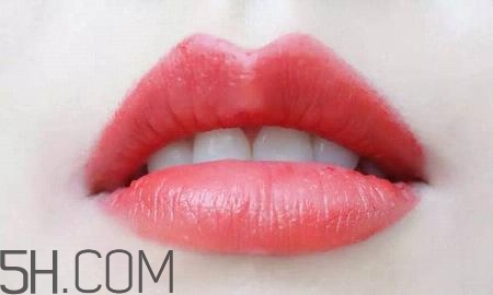 ysl方管啞光口紅試色 ysl圣羅蘭方管13和17哪個(gè)好看 ysl方管啞光口紅試色 ysl圣羅蘭方管13和17哪個(gè)好看