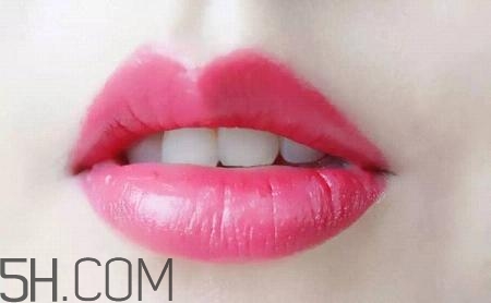 ysl方管啞光口紅試色 ysl圣羅蘭方管13和17哪個(gè)好看 ysl方管啞光口紅試色 ysl圣羅蘭方管13和17哪個(gè)好看