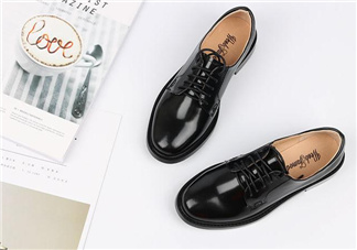 牛皮鞋沾上油怎么辦？牛皮鞋上的油漬怎么去除？