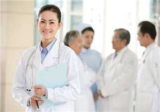 骨折用紅外線烤燈嗎？骨折做什么手術？