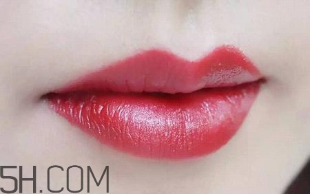 ysl方管啞光口紅試色 ysl圣羅蘭方管13和17哪個(gè)好看 ysl方管啞光口紅試色 ysl圣羅蘭方管13和17哪個(gè)好看