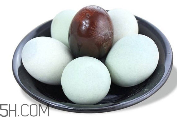 松花蛋為什么有松花？松花蛋是降火的嗎