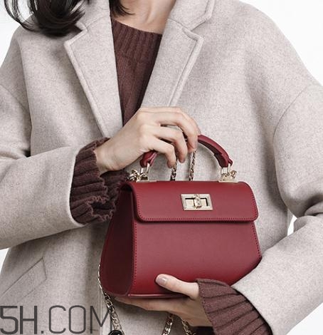 牛皮包包發(fā)霉怎么清洗？牛皮包包味道很大怎么辦？