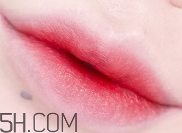 阿瑪尼408多少錢？阿瑪尼限量簽名紅管408專柜價(jià)格