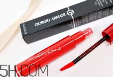 阿瑪尼408多少錢？阿瑪尼限量簽名紅管408專柜價(jià)格