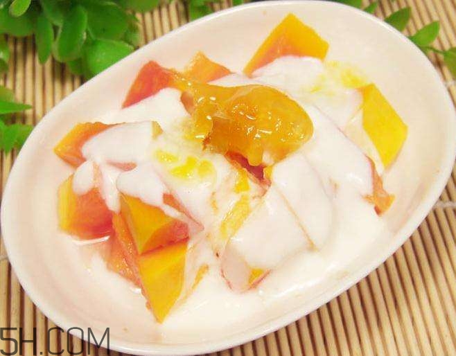 酸奶什么時候喝最好？睡前喝酸奶好還是牛奶好？