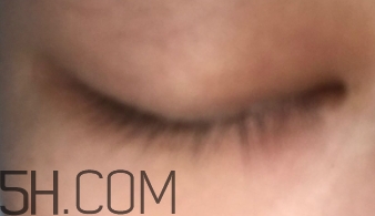 瑜尊睫毛增長(zhǎng)液好用嗎？瑜尊睫毛增長(zhǎng)液和水草花木哪個(gè)好