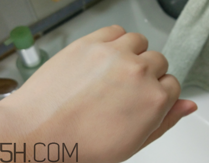 韓后氣墊cc霜怎么樣_有熒光劑嗎 韓后氣墊cc霜怎么樣_有熒光劑嗎