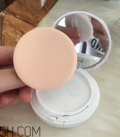 韓后氣墊cc霜怎么樣_有熒光劑嗎 韓后氣墊cc霜怎么樣_有熒光劑嗎