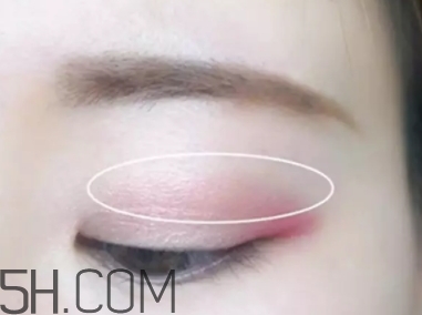 草莓紅口紅適合黃皮嗎？草莓紅口紅顯白嗎？