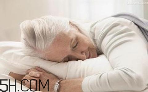 冬季老年人如何養(yǎng)生？老年人養(yǎng)生的注意事項(xiàng)是什么？