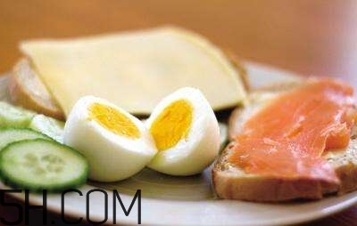 人為什么會掉發(fā)？怎么防止掉發(fā)？