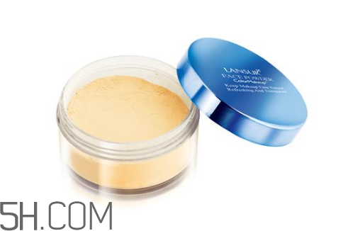 氣墊bb霜用什么定妝好？夏天用定妝粉的好處