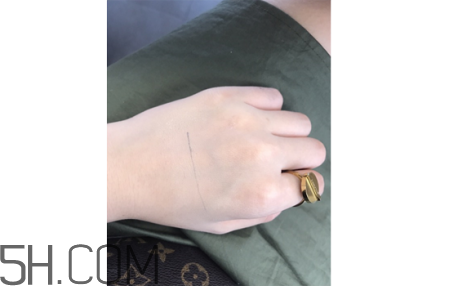 圣羅蘭氣墊和阿瑪尼氣墊哪個好用 圣羅蘭氣墊和阿瑪尼氣墊哪個好用