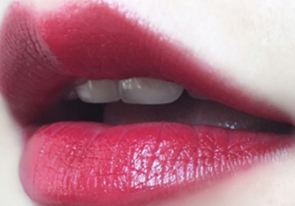 草莓紅口紅適合黃皮嗎？草莓紅口紅顯白嗎？