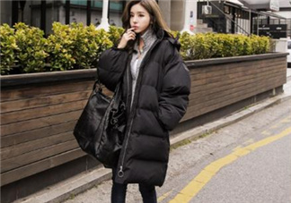 黑色面包服怎么搭配？黑色面包服搭配圖片