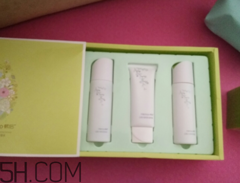 韓后花癡水漾使用步驟_韓后花癡水漾使用方法 韓后花癡水漾使用步驟_韓后花癡水漾使用方法