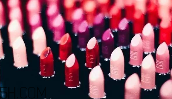 紀(jì)梵希新版禁忌之吻有哪些色號(hào)？紀(jì)梵希禁忌之吻霓虹唇膏試色