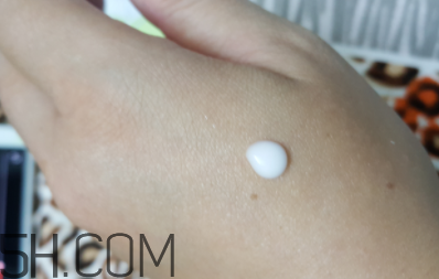 韓后花癡水漾眼霜適合年齡_什么功效 韓后花癡水漾眼霜適合年齡_什么功效