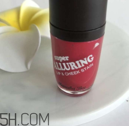 胭脂紅口紅是什么顏色？胭脂紅口紅效果圖試色