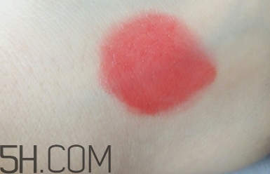 水紅色口紅適合黃皮嗎？水紅色口紅顯白嗎？