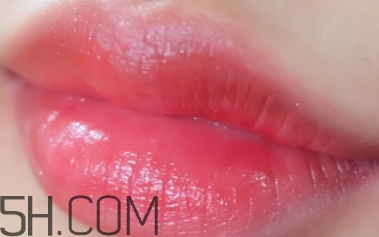 mac水紅色口紅好看嗎？mac水紅色試色