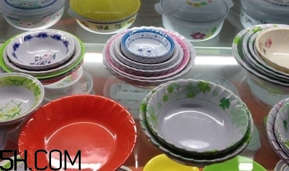 什么是仿瓷碗？仿瓷碗是塑料碗嗎？