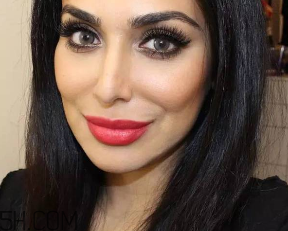 香奈兒絲絨口紅43適合黃皮嗎？香奈兒口紅哪個色最火？