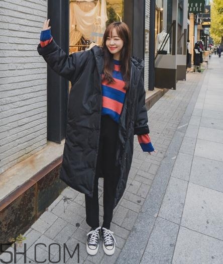 黑色面包服怎么搭配？黑色面包服搭配圖片