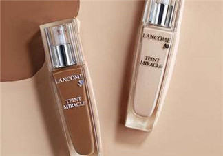 阿瑪尼粉底液和蘭蔻粉底液對比 蘭蔻薄紗黑蓋粉底液好用嗎