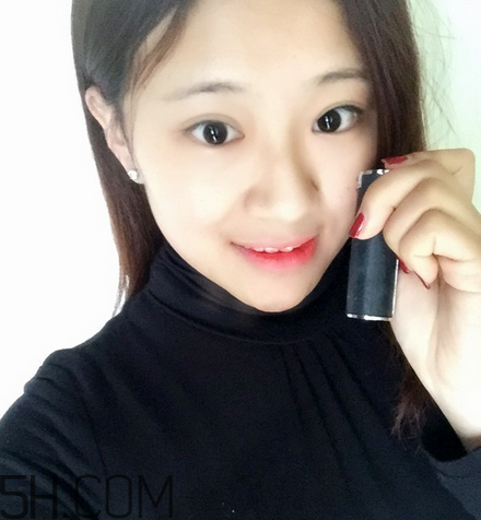 紀(jì)梵希小羊皮304是什么顏色？紀(jì)梵希小羊皮滋潤(rùn)嗎？