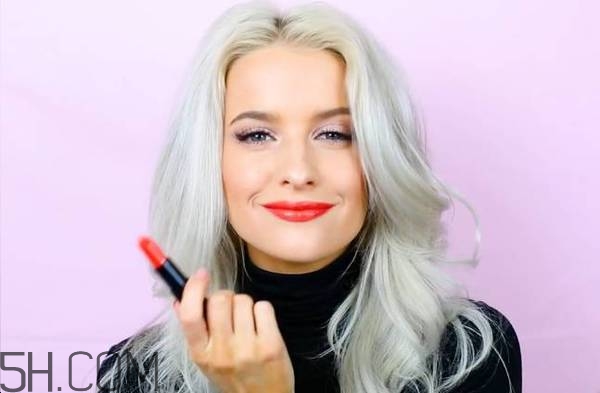 紀(jì)梵希新版禁忌之吻有哪些色號(hào)？紀(jì)梵希禁忌之吻霓虹唇膏試色