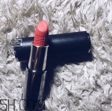 紀(jì)梵希小羊皮304是什么顏色？紀(jì)梵希小羊皮滋潤(rùn)嗎？