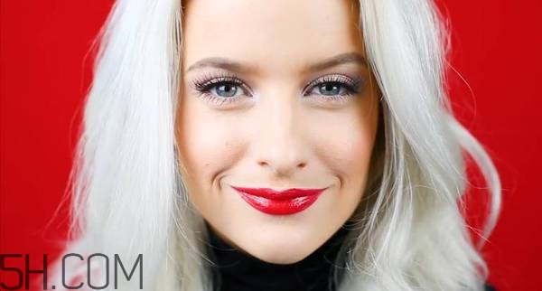 紀(jì)梵希新版禁忌之吻有哪些色號(hào)？紀(jì)梵希禁忌之吻霓虹唇膏試色