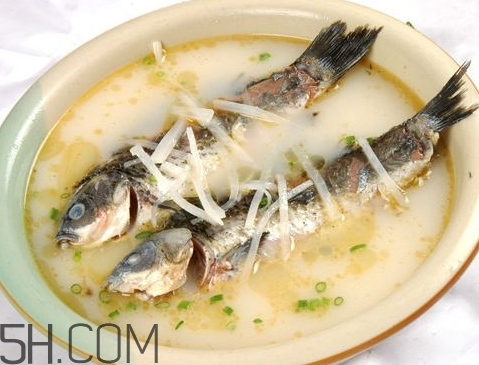 鯽魚湯發(fā)黑能喝嗎 鯽魚湯發(fā)黑是怎么回事 鯽魚湯發(fā)黑能喝嗎 鯽魚湯發(fā)黑是怎么回事