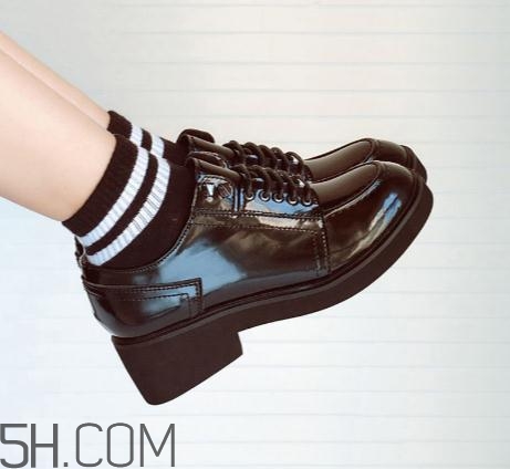 新皮鞋能放幾年？新皮鞋放久了會(huì)壞嗎？