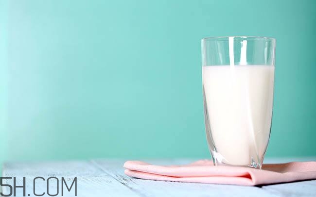 牛奶可以加蜂蜜嗎？蜂蜜加牛奶怎么樣？