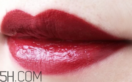 nars leslie張國榮色是什么顏色？nars leslie口紅試色