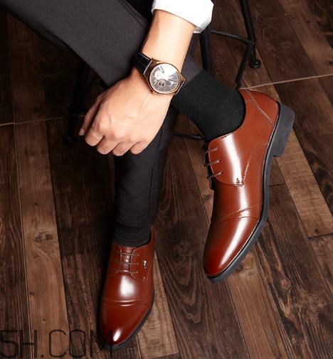 皮鞋會越穿越大嗎？皮鞋買小了怎么撐大？