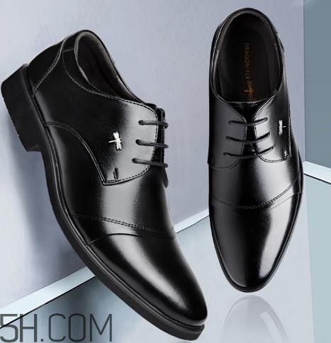 皮鞋會越穿越大嗎？皮鞋買小了怎么撐大？