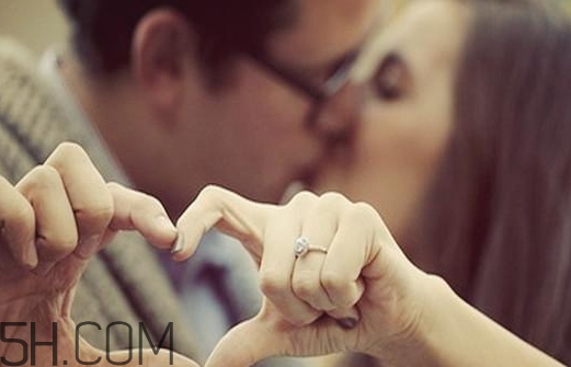 女人說想你了什么意思？女生說想你了怎么回答