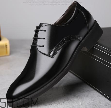 皮鞋被雨水泡了怎么辦？皮鞋被水泡后怎么處理？