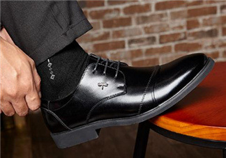 皮鞋會越穿越大嗎？皮鞋買小了怎么撐大？