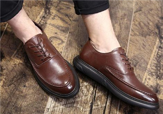 皮鞋能用烘鞋器嗎？皮鞋可以用吹風機吹嗎？