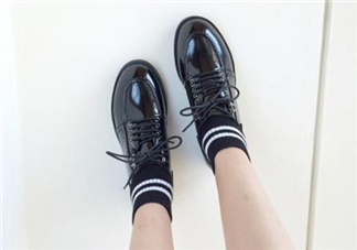 新皮鞋能放幾年？新皮鞋放久了會(huì)壞嗎？