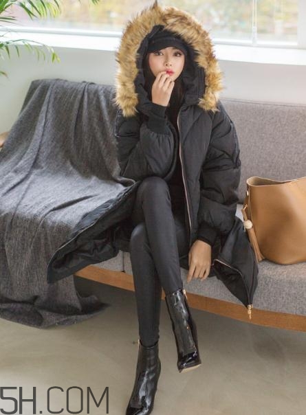 黑色棉襖配什么褲子？黑色棉服搭配褲子圖片